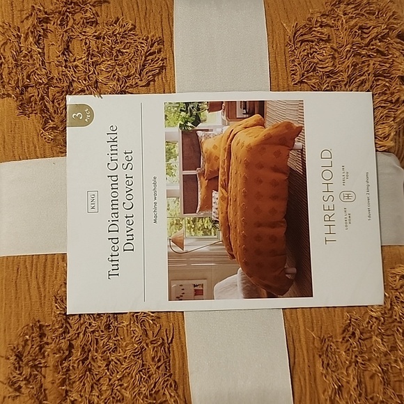 King Tufted Diamond Crinkle Duvet Cover and Pillowcase Set, Dark Gold - Picture 2 of 5